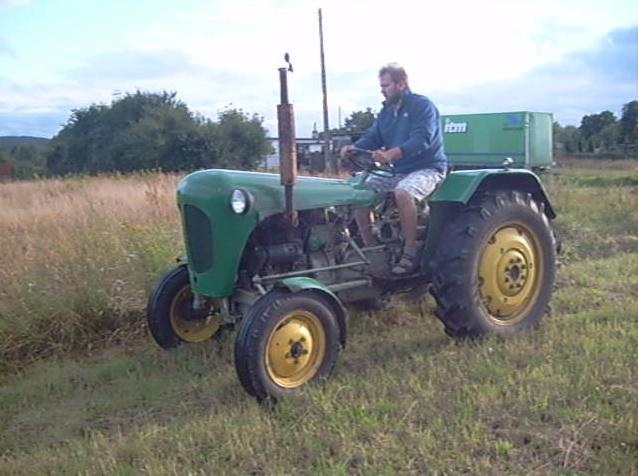 Ciągnik C328